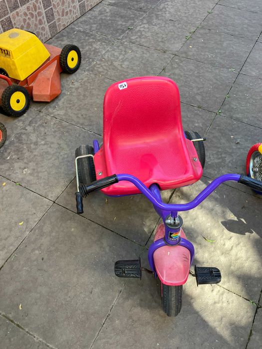 Bicicleta cu trei roti ptr copii