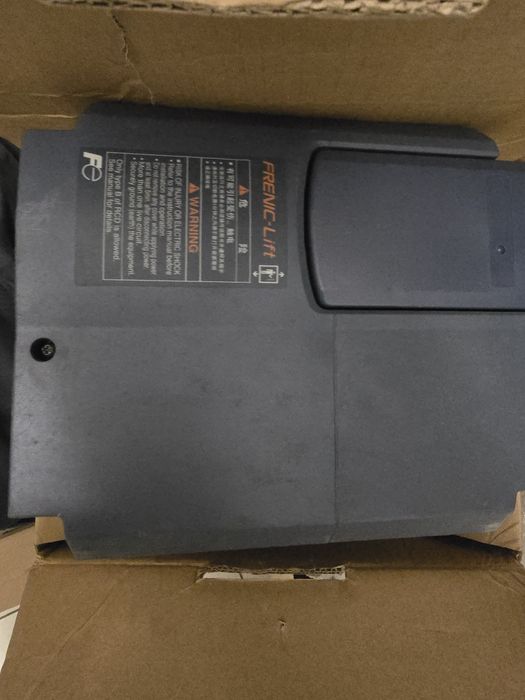 Vând invertor Fuji Electric