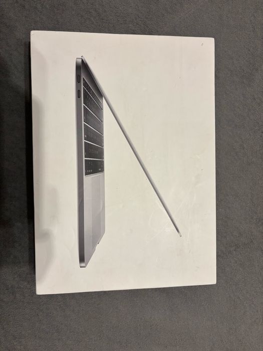 Vand /Schimb Macbook pro 13