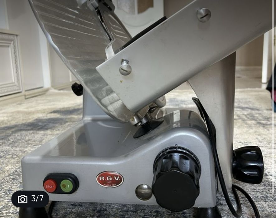 Продаётся электрическая ломтерезка