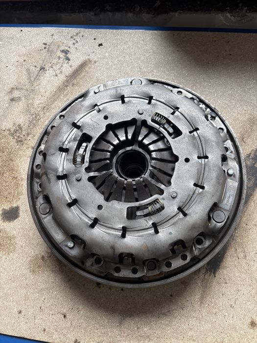 К-кт маховик със съединител бмв ф10 520д