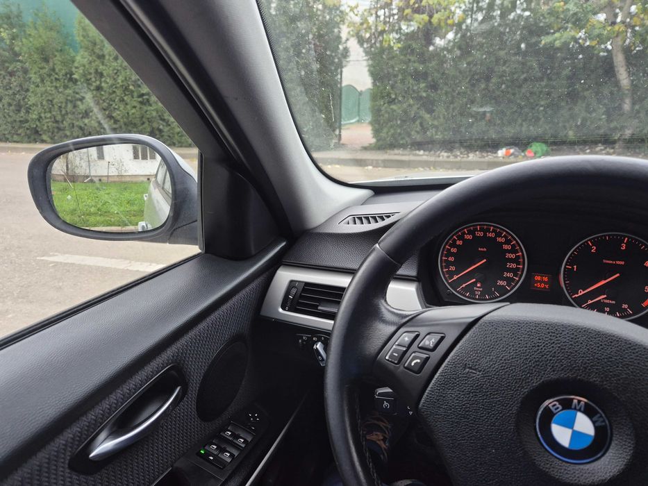 Bmw seria 3 2011