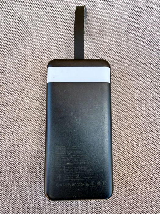 Power bank / baterie externa 60.000mAh 222Wh maner lanterna afisaj led
