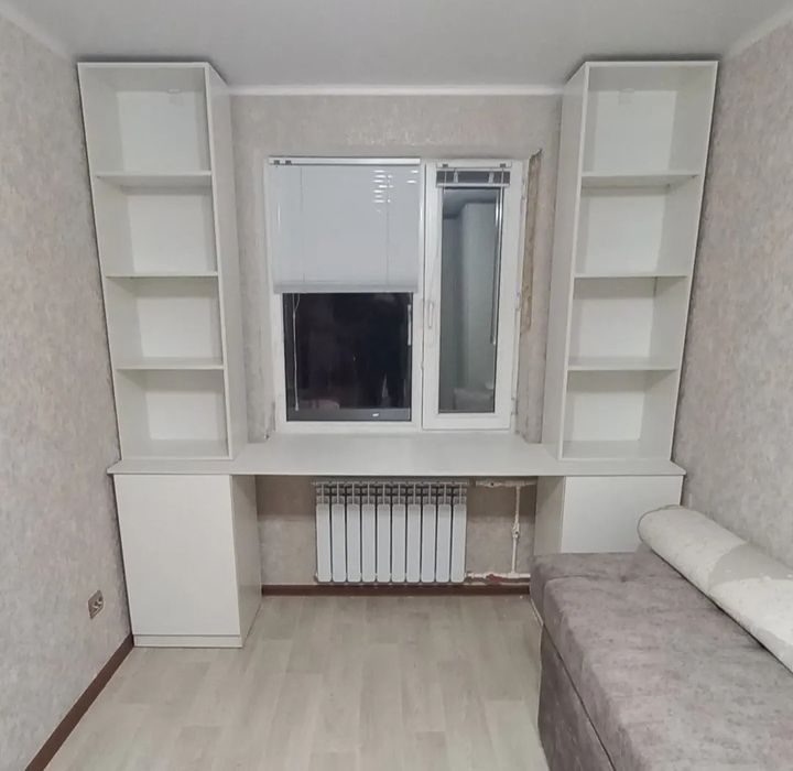 Письменный стол.