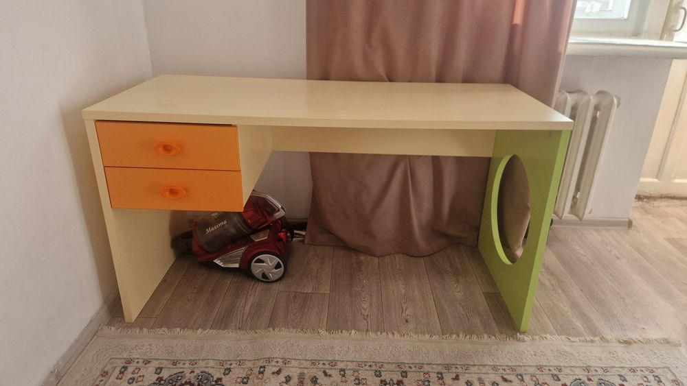 Продам шкаф  стол