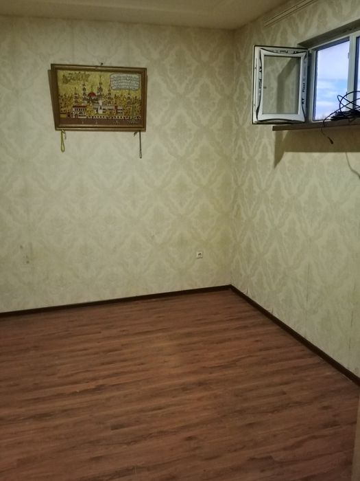 Кора сув 6 да кичкина 1 хонали квартира сотилади