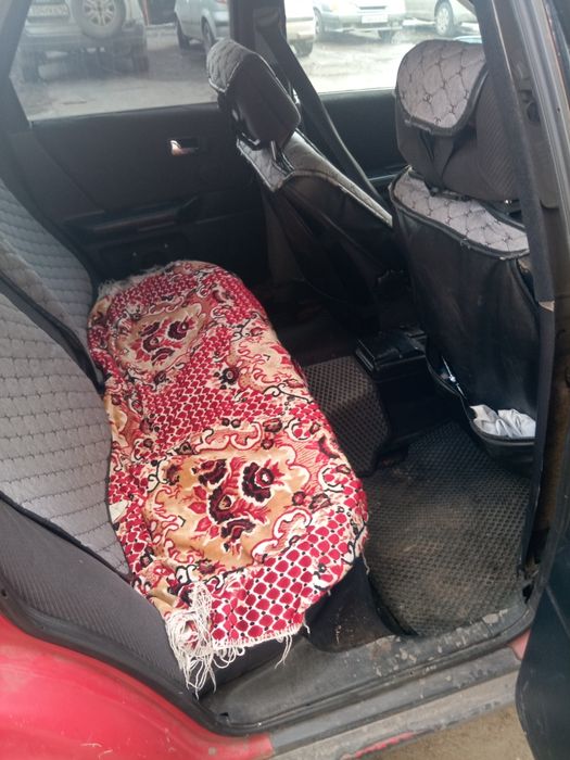 Продам Ауди 80 б4 1992,