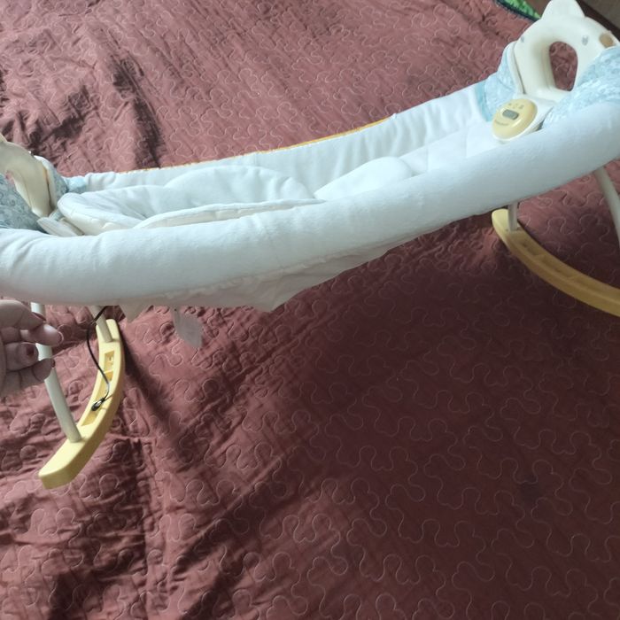 Детская кровать и манеж.