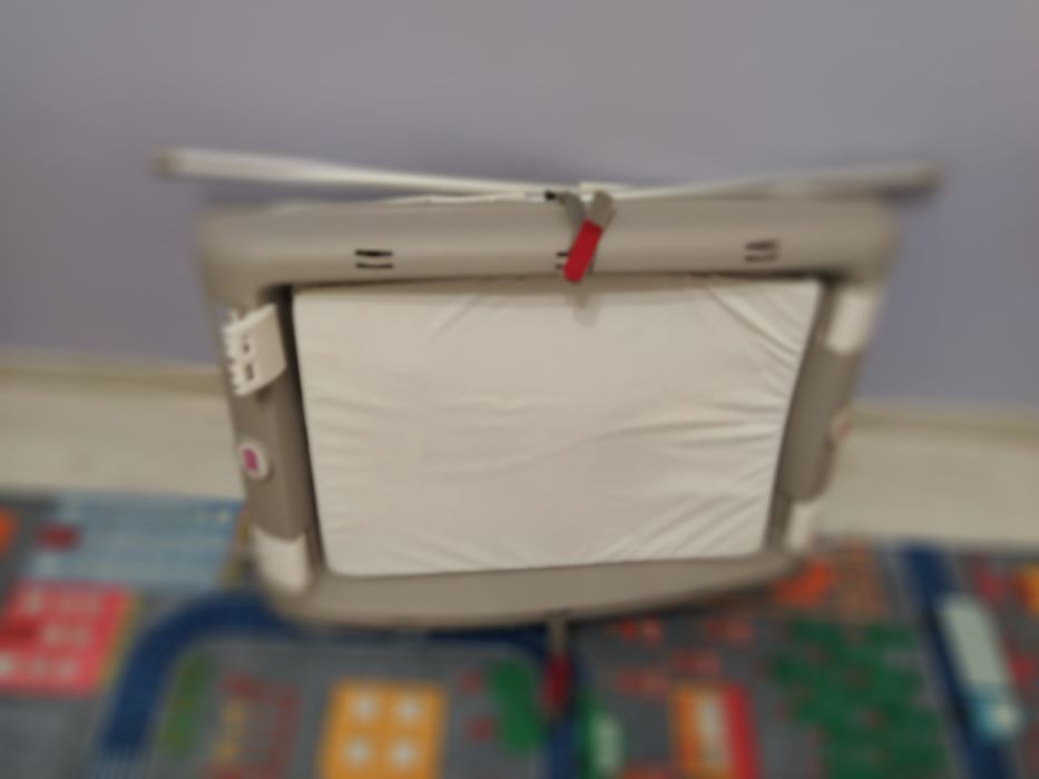 Ваничка със стойка и матраче за повиване