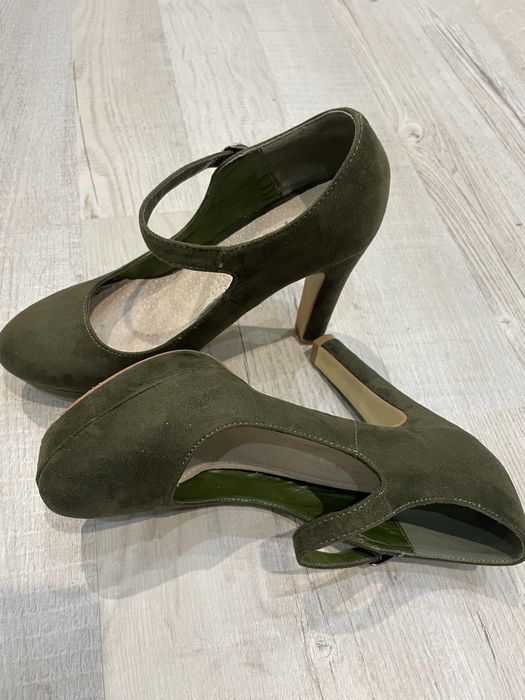 Маслено зелени обувки на ток,велурени и бални високи -Паоло Ботичели