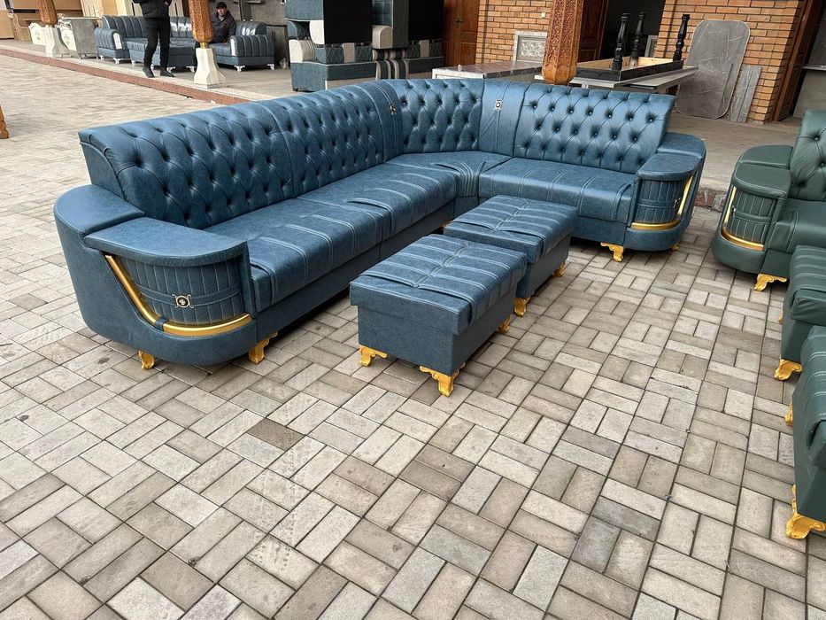 Мягкий диван, угалок , Мебел