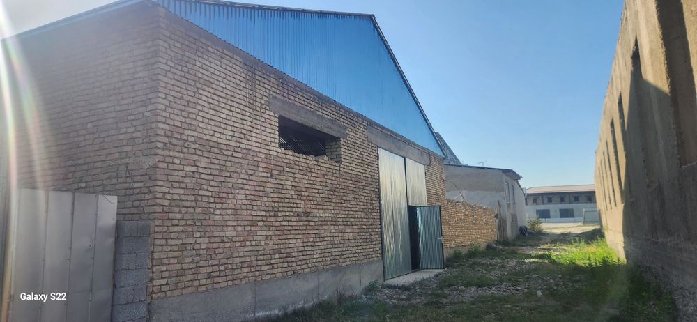 Тайёр здания сотилади 15метрга 15метр цех ва устахона килишга кулай жо