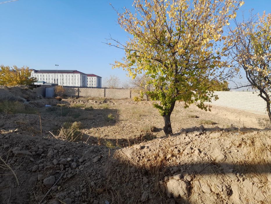 Uchaschtka 12 sotix 5 xona gaz sev svet hamma narsa utgan