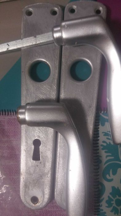 Дръжка за врати за панелен апартамент