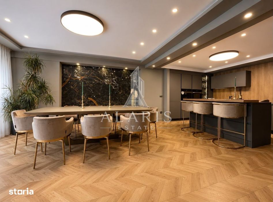 Casa de lux cu 5 camere, 5 bai, in zona Lipovei