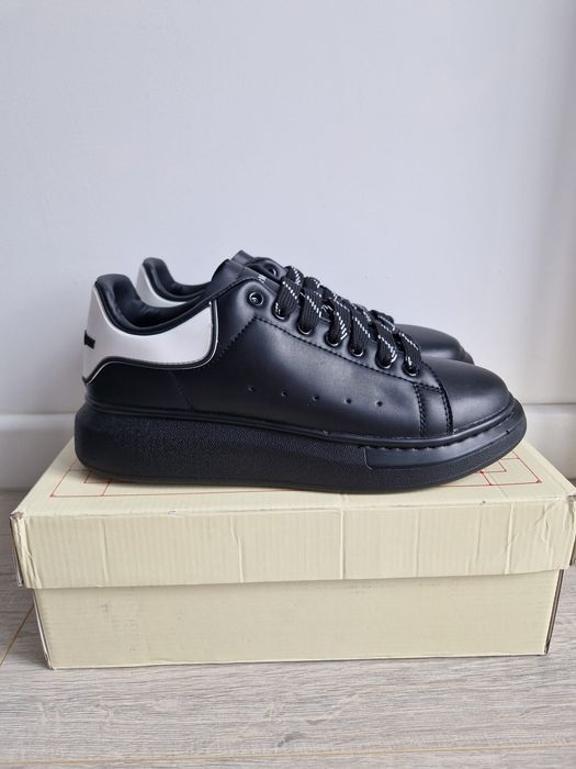 Alexander McQueen - Marimea 42 - alb/negru
