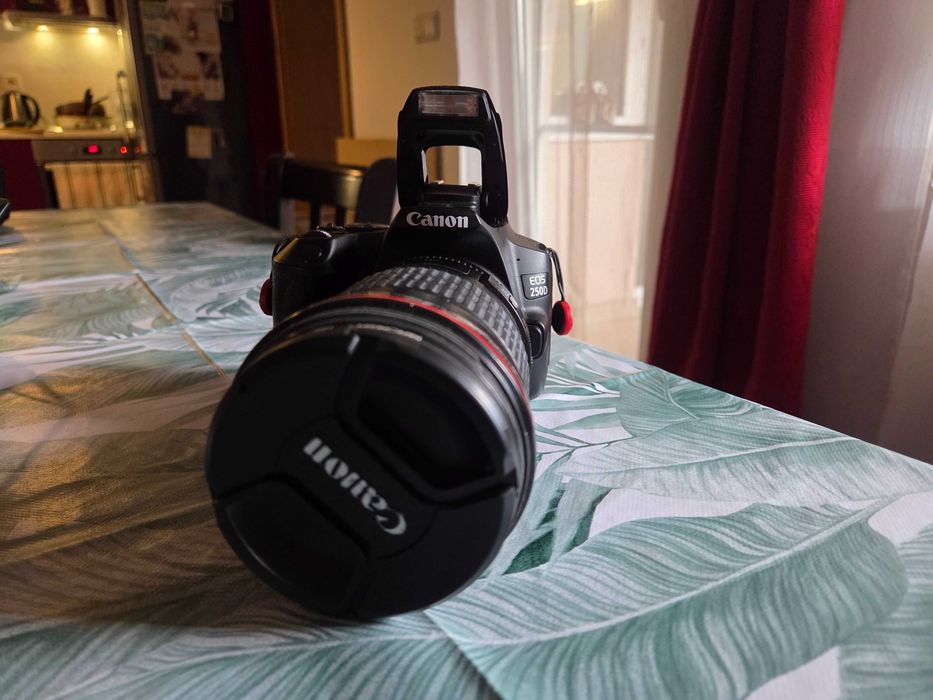 Продава/заменя Canon EOS 250D камера (само тялото)