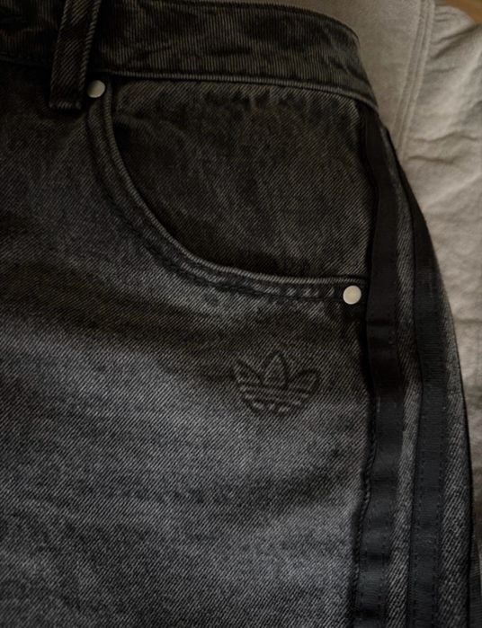 Blugi Adidas Baggy mar 28