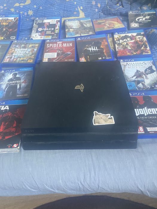 Vand ps4 pro 2400 ron negociabil