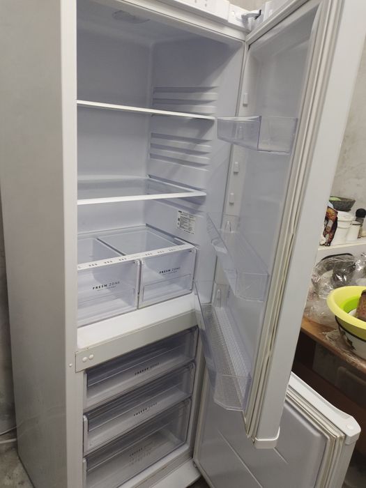 Продам холодильник "Бирюса" ,высота 1,80 м. Б/у.