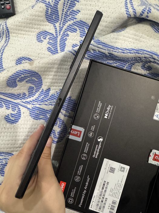 Lenovo legion y700