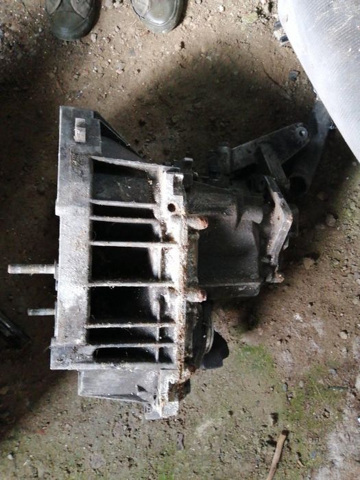 Скоростна кутия Алфа ромео 146