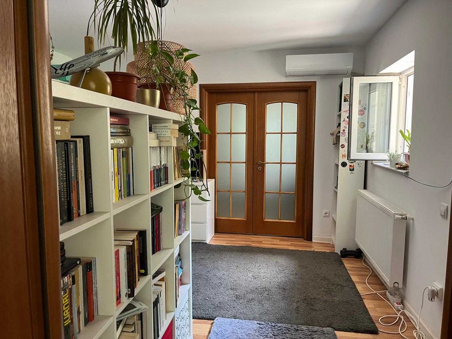 Casa 3 camere cu gradina in sectorul 4 de vanzare - proprietar