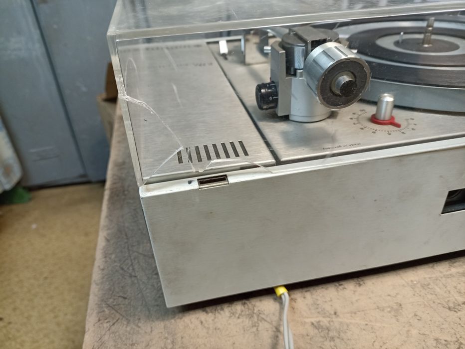 Грамофон + един за подарък