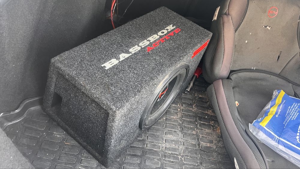 Продам саб в хорошем состояний