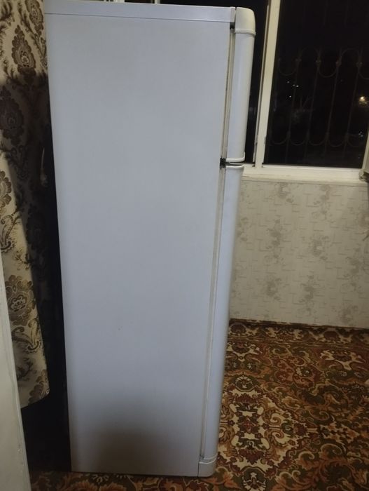 Холодильник INDESIT