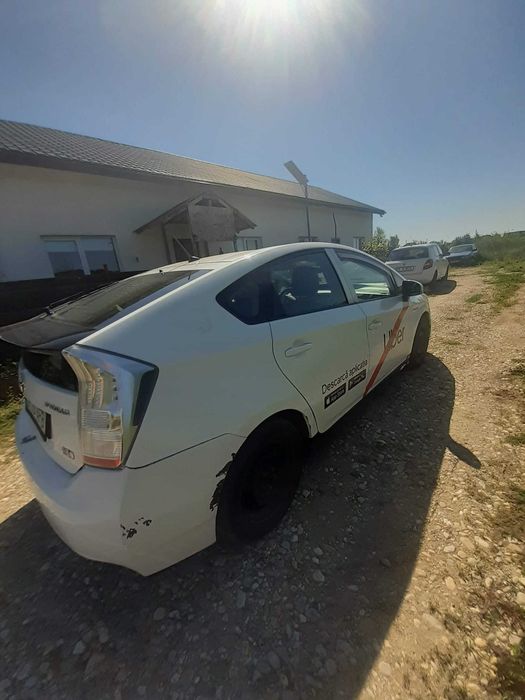 Toyota Prius generatia 3 2011