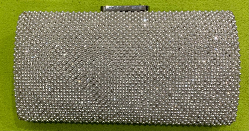 Продавам дамска чанта