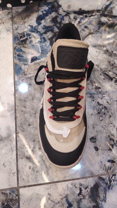 Adidasi off white