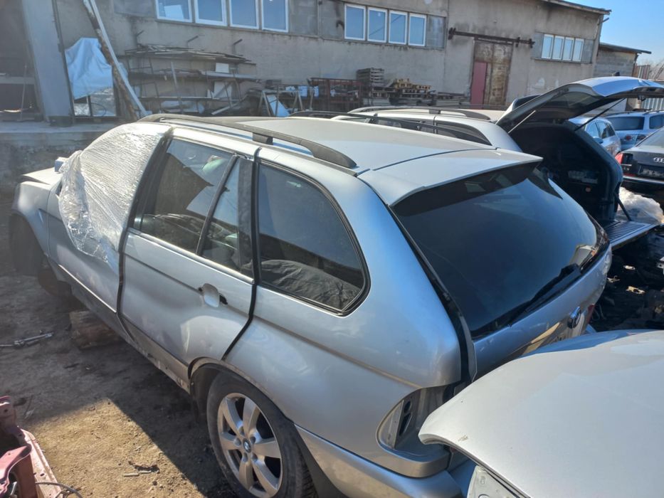 Продавам х5 е53 на части