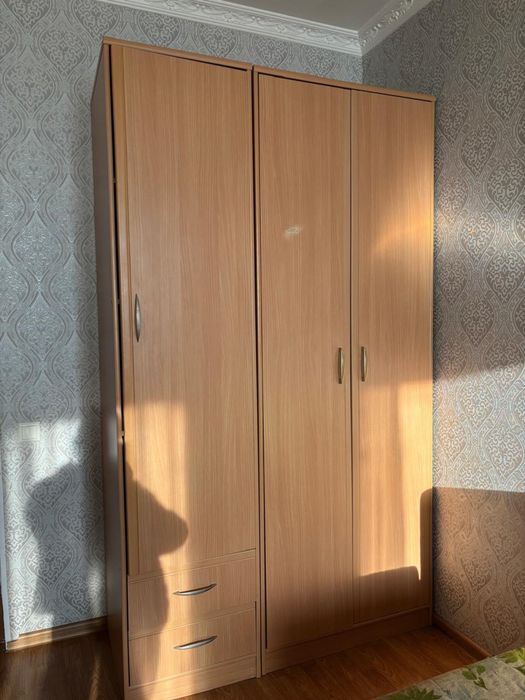 Шкаф            .