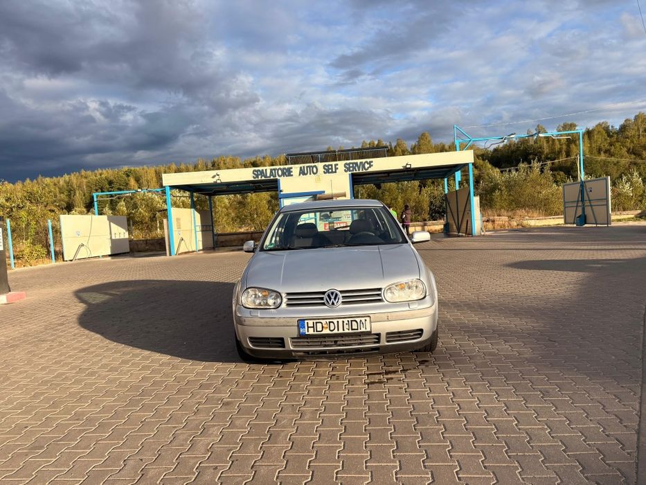 Volkswagen Golf 2000 benzină, 1.940 € — imagine 2