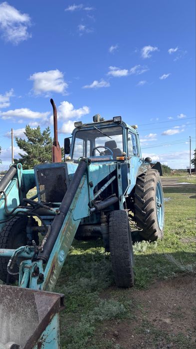 продам хороший  трактор.