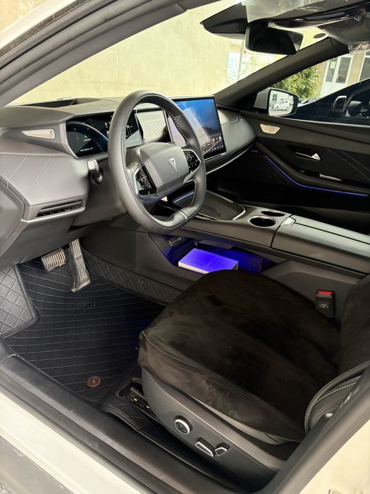 Продается Changan Deepal SL03