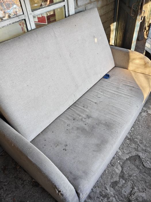 Отдам даром диван