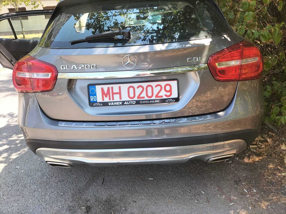 Vând MERCEDES GLA, 2015, automat