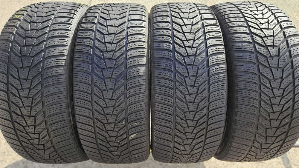 225/45 R18 • Iarna • Hankook Winter Icept evo 3 95V XL | 4 buc | DOT 2022 | Pret/buc