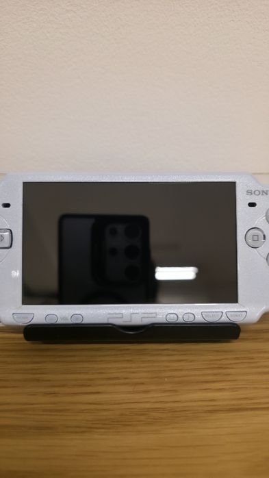 Sony PSP 2000, Modat, 550 jocuri, 9 în 1,  gata de joacă