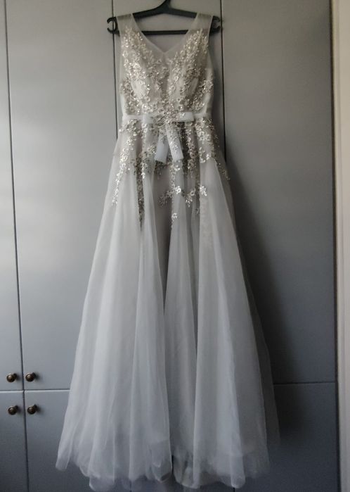 Продам выпускное платье