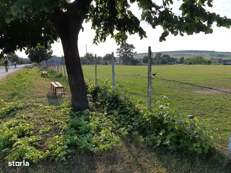 Ter. intravilan 871 mp, lângă Slatina/asfalt+utilități/zonă liniștită