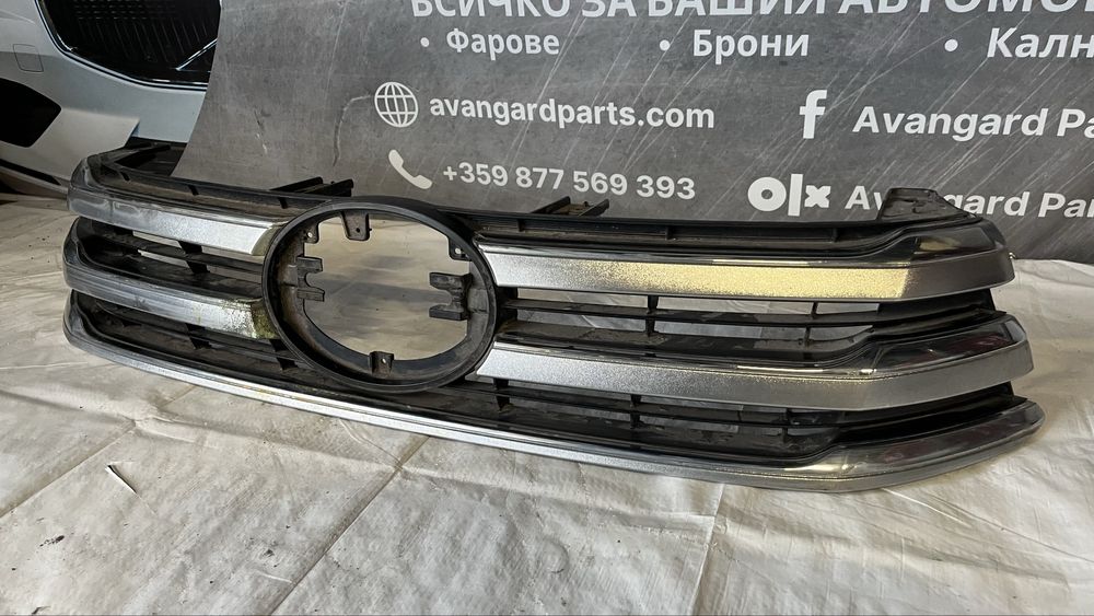 3 броя решетки Toyota Hilux 8