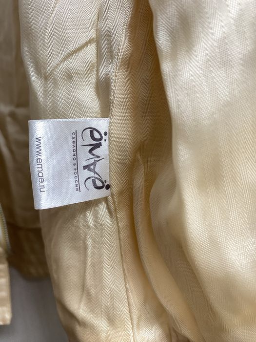 Продам ветровку для девочки