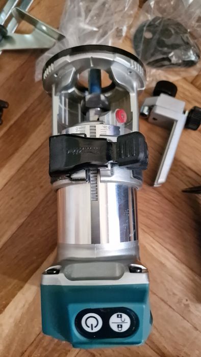 Акумулаторна челна оберфреза Makita DRT50ZJX2