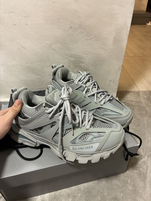 vand balenciaga track marime 42