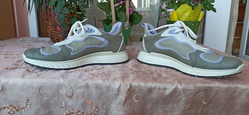 Timberland№ 38-40лв Karrimor№43-55лв,Landrover№44-45 лв,ЕССО № 40-35лв