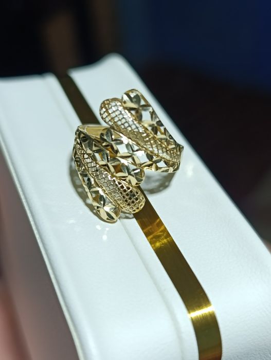 Золотое кольцо, Турецкая изделия, проба 585,вес 1,45 гр размер 18